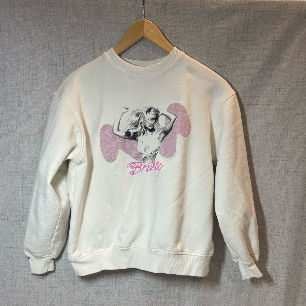 BRITNEY SPEARS white medium weight crew neck sweatshirt w/pink glitter. XS